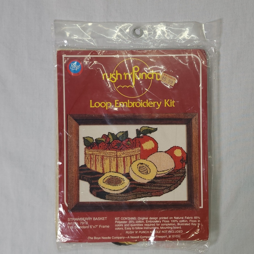 Boye 1979 Rush 'n' Punch Loop DIY Embroidery Kit #7912 Strawberry Basket NOS VTG